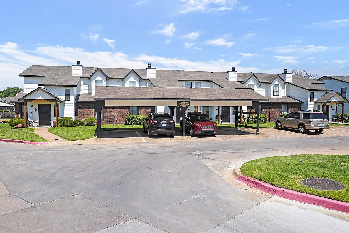 Barrington Apartments — Photo 1