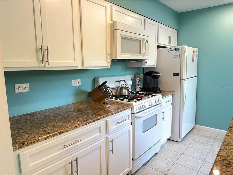 828 Padua Ln — Photo 10