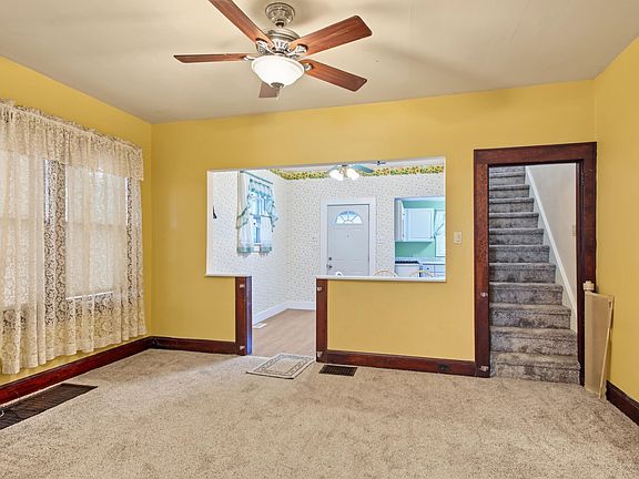 4th image of 2034 Locust St
