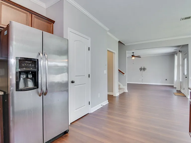 511 Sebastian Dr — Photo 22