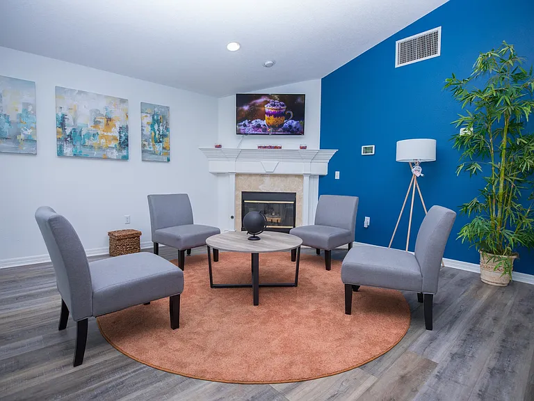 Oakview Landing Apartments — Photo 10