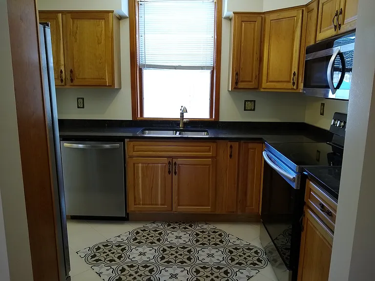 122 W Ridge St #C — Photo 6