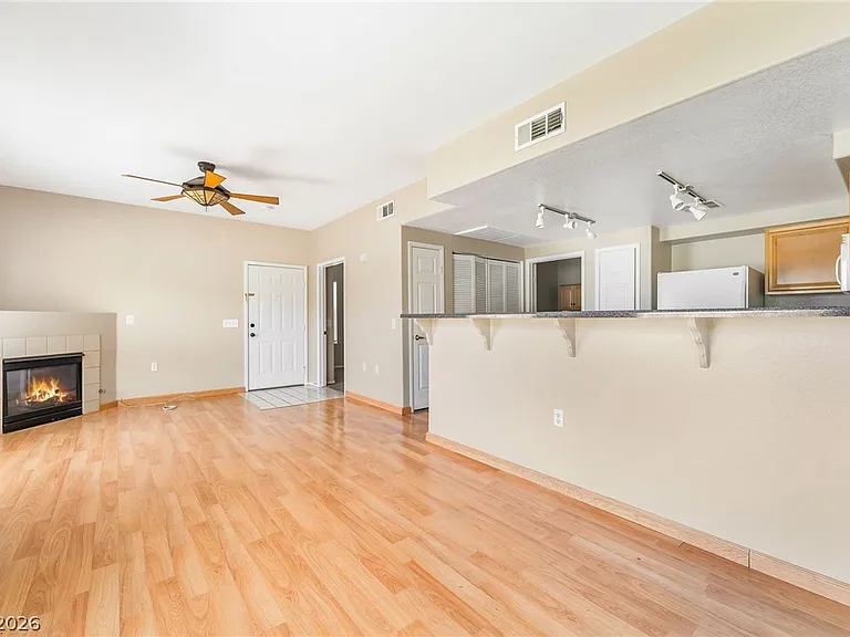 10245 S Maryland Pkwy #132 — Photo 8
