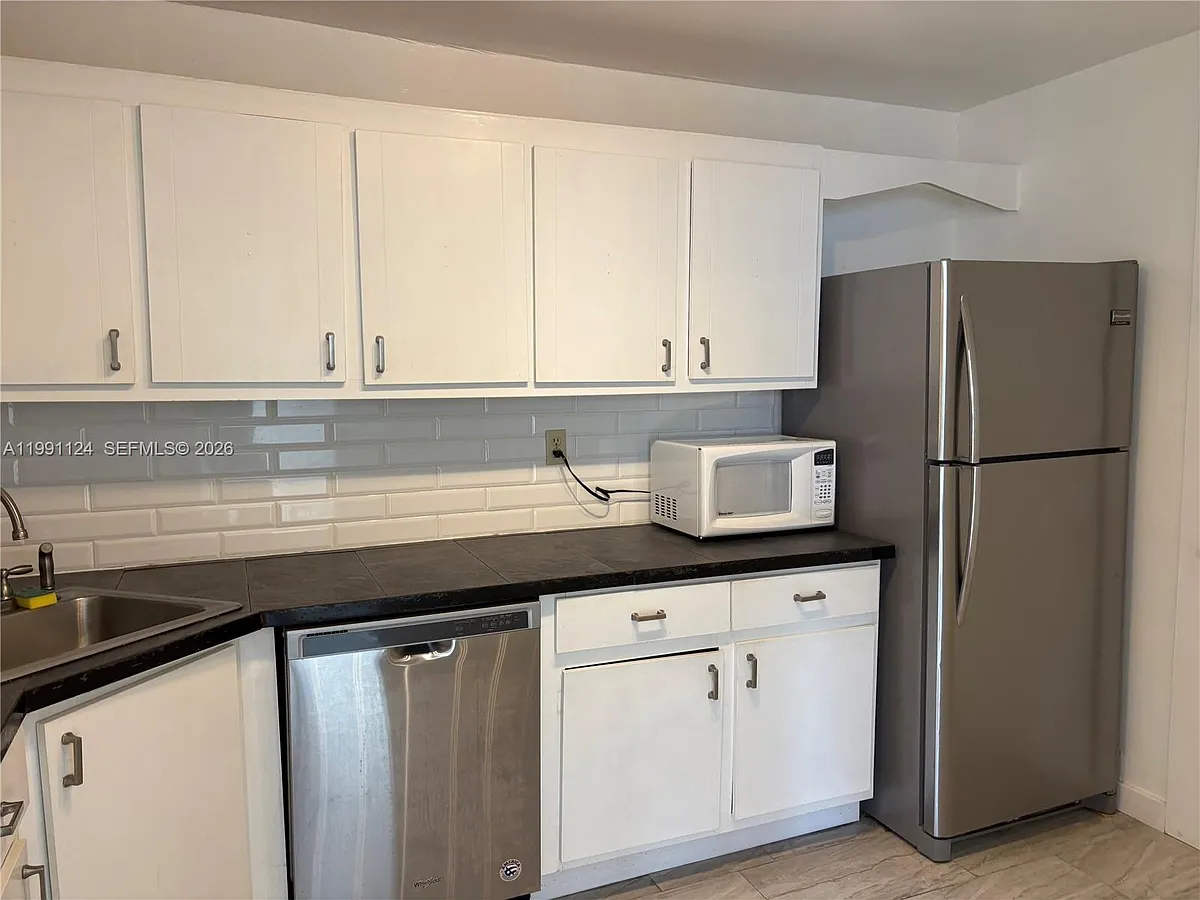 Building Photo - 2750 NE 183rd St #1912