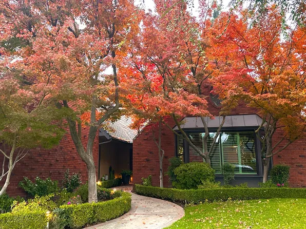 2555 W Bluff Ave, Fresno, CA 93711