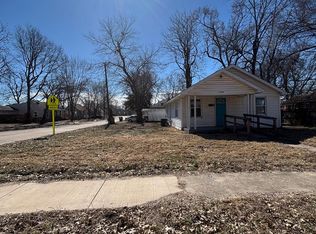 2400 W Olive St, Springfield, MO 65802