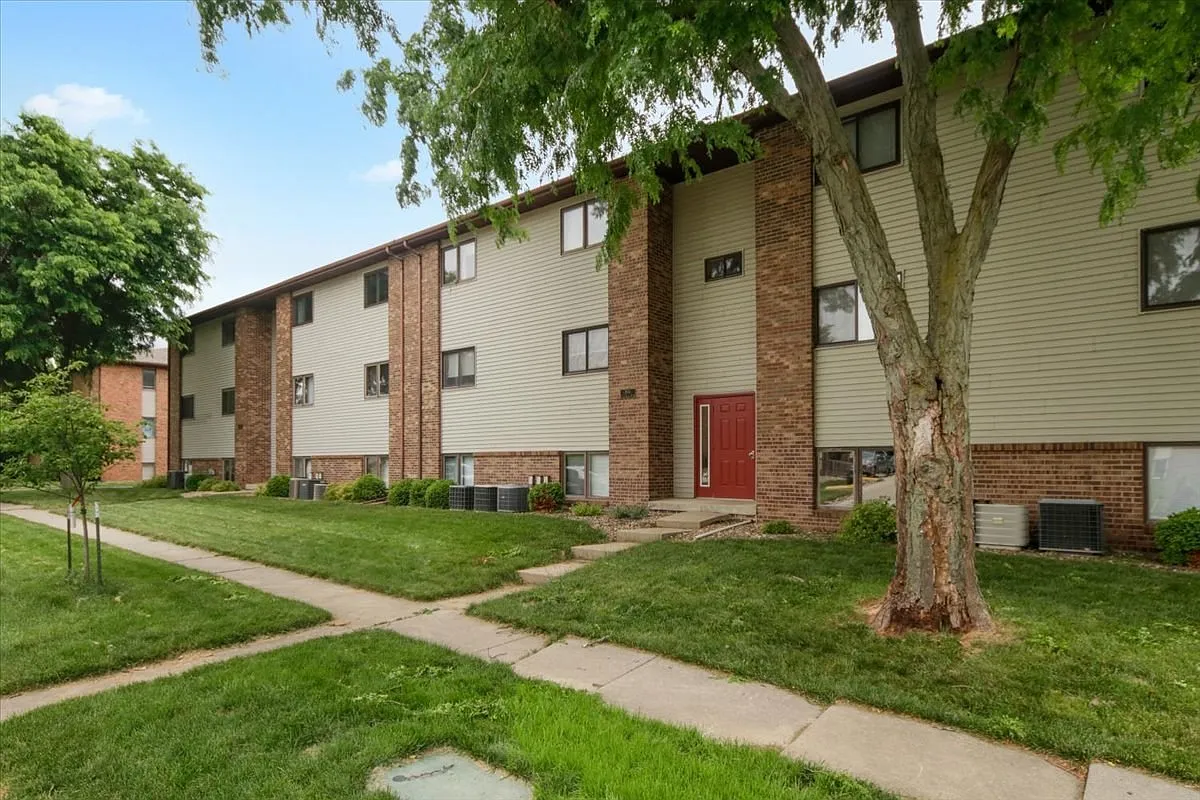 1916 Tracy Dr APT 30 photo 1