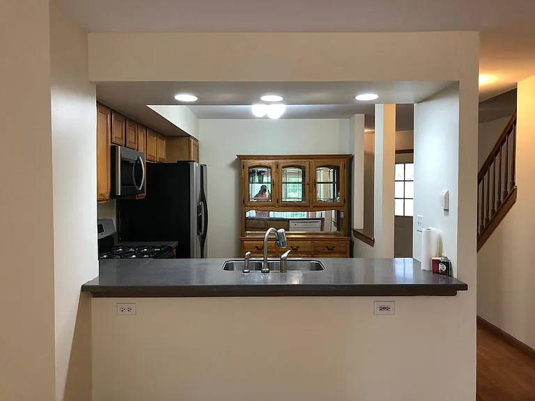 1845 Grove Ave — Photo 4