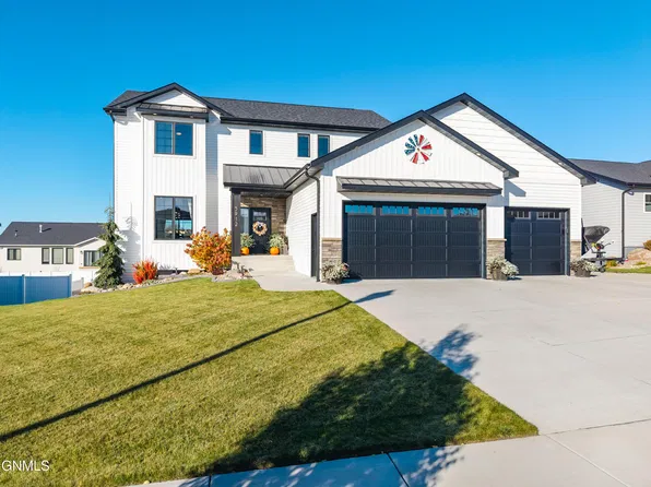 3912 Silver Blvd, Bismarck, ND 58503