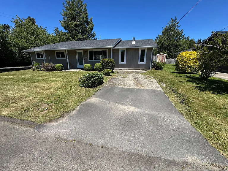 120 SE Salmon St — Photo 3