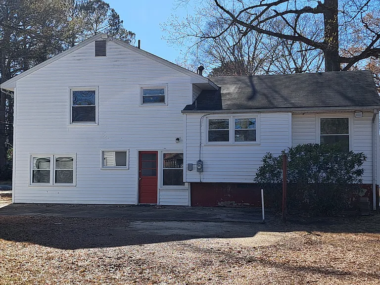 14 Northampton Dr — Photo 3
