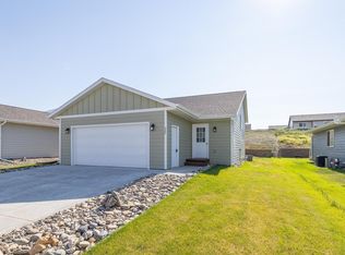 322 Diamond Ridge Blvd, Rapid City, SD 57703