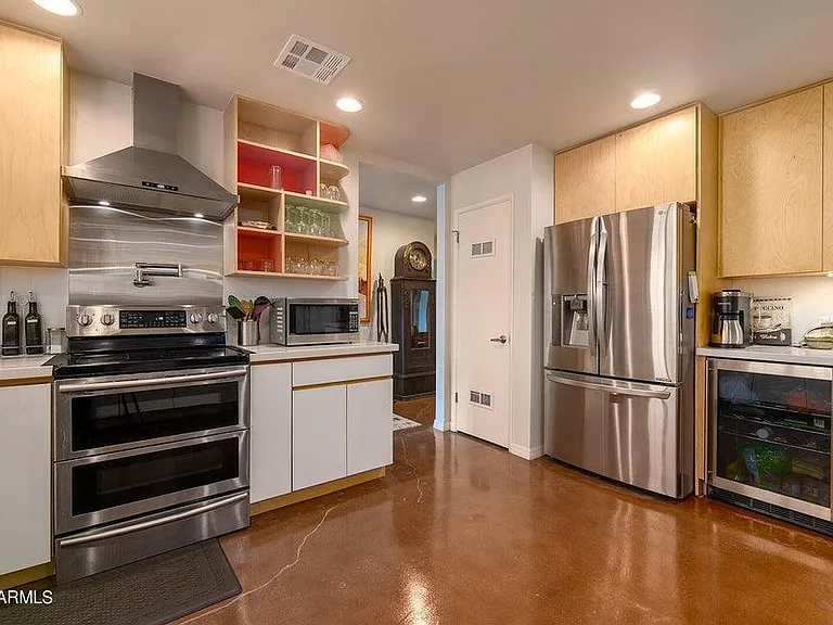 407 E Aepli Dr — Photo 6