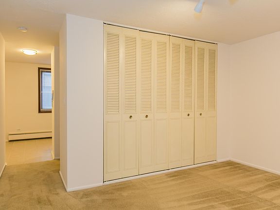 4th image of 1356 N Dearborn St #408