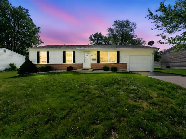 704 1st St, Warrenton, MO 63383