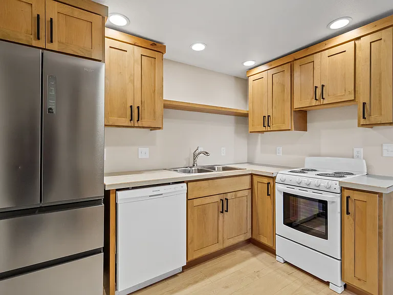 728 Walnut St — Photo 8