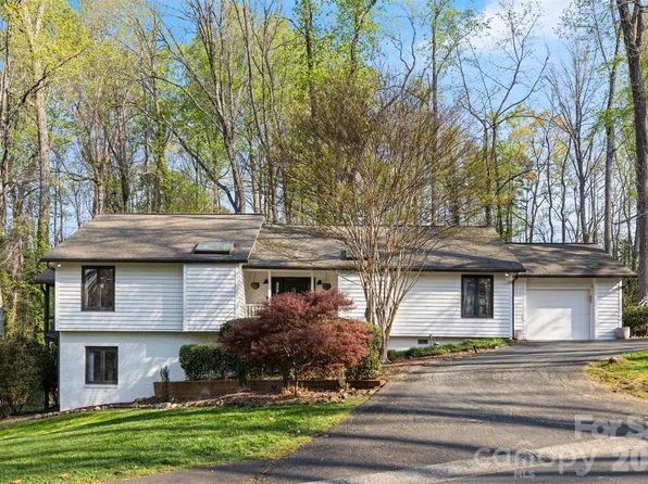 39 Honeysuckle Woods, Lake Wylie, SC 29710