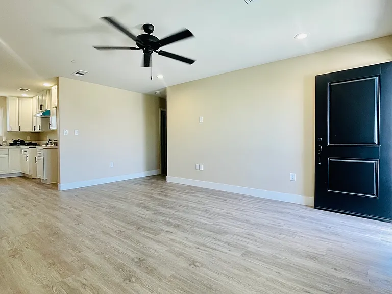 207 E 3rd St — Photo 5