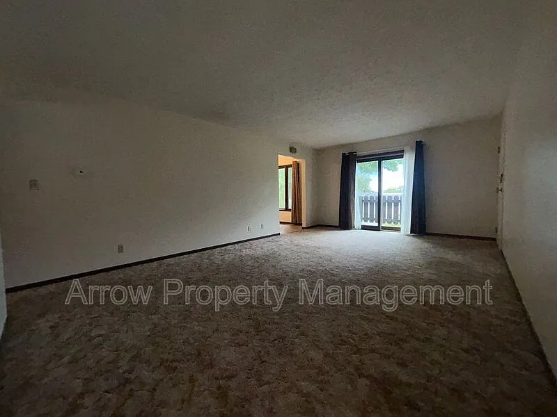 2 bed, 1.0 bath, 900 sqft, $825 — Photo 3
