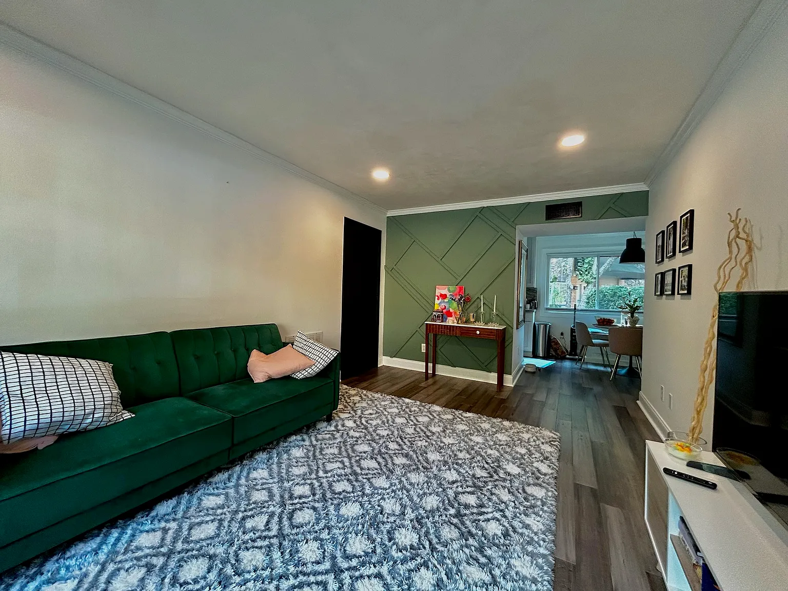 1 bed, 740 sqft, $1,600 — Photo 2