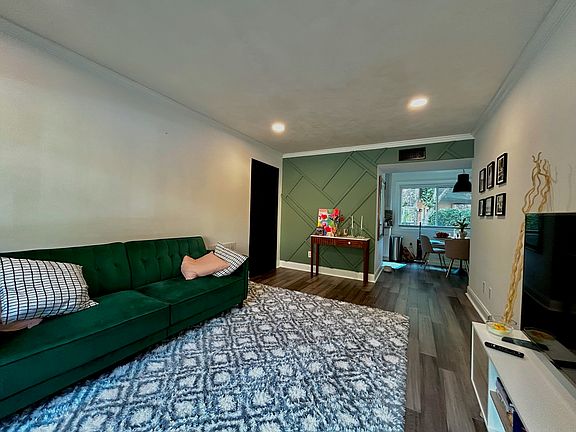 2nd image of 100 Biscayne Dr NW APT D2