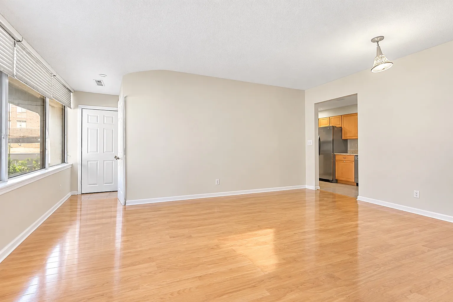2 bed, 1222 sqft, $3,000 — Photo 2