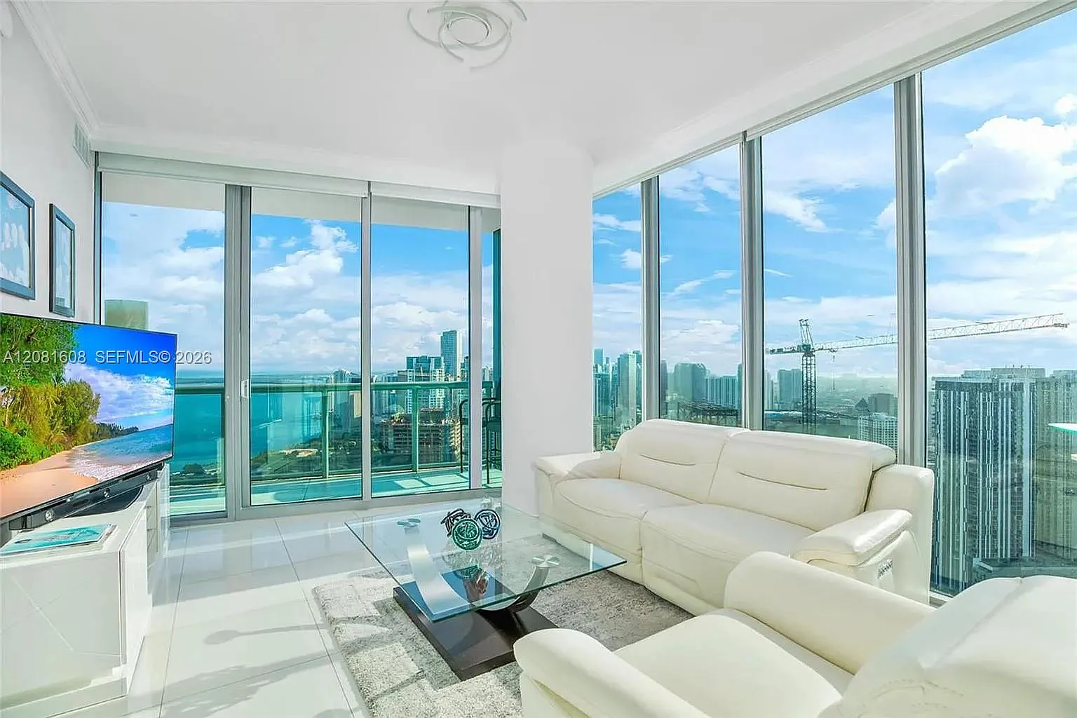 Marinablue Condo — Photo 3