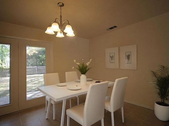 4th image of 3504 Bahamas Dr