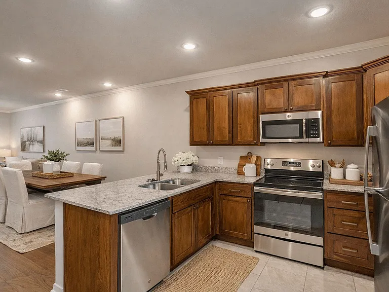 Sycamore Heights Townhome — Photo 4