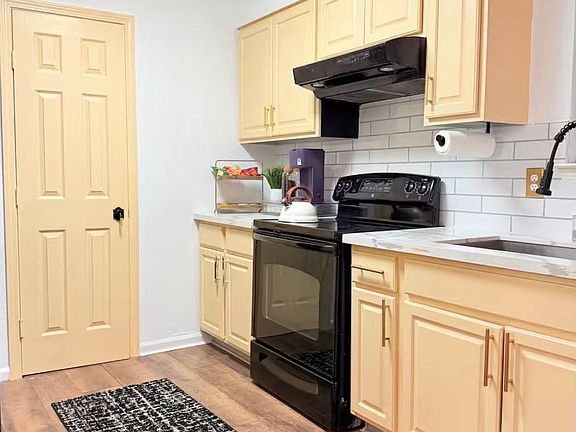 3rd image of 4314 Rawley St