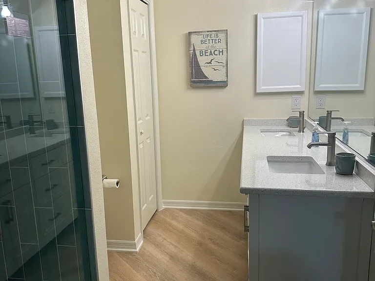715 Hudson Ln — Photo 7