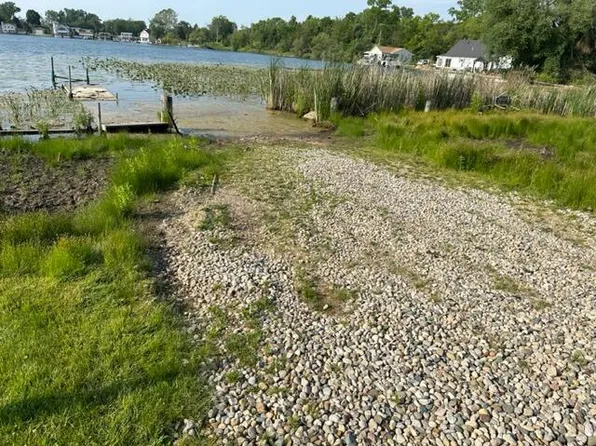 10000 Person Hwy, Brooklyn, MI 49230