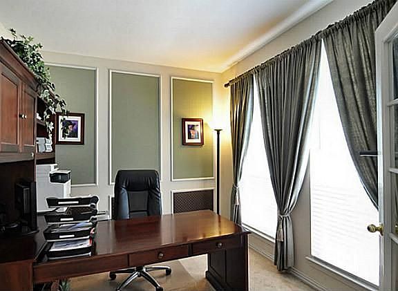 4th image of 2700 Pond Wood Dr