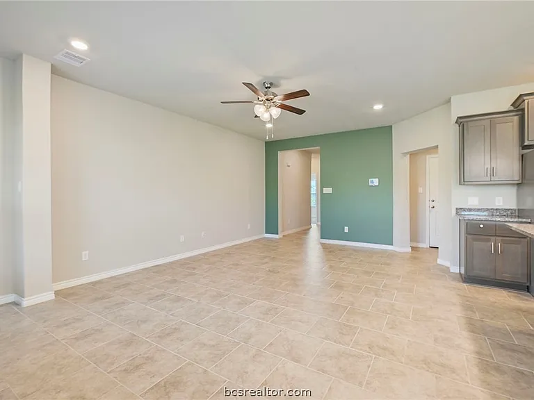 2115 Chief St — Photo 3