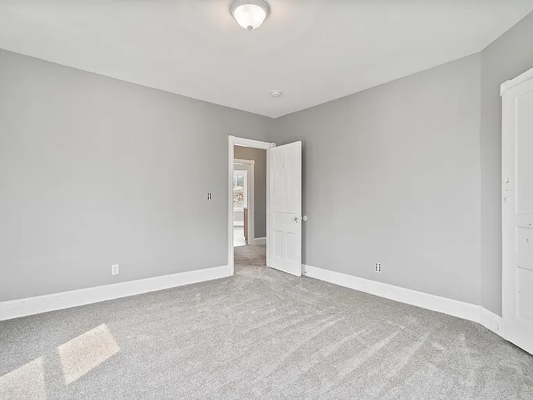203 E Springfield Rd #17 — Photo 7