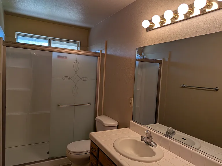 3524 E Roosevelt Ave — Photo 4