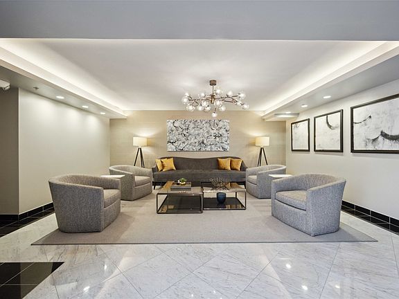 5th image of 1005 S Shepherd Dr APT 305
