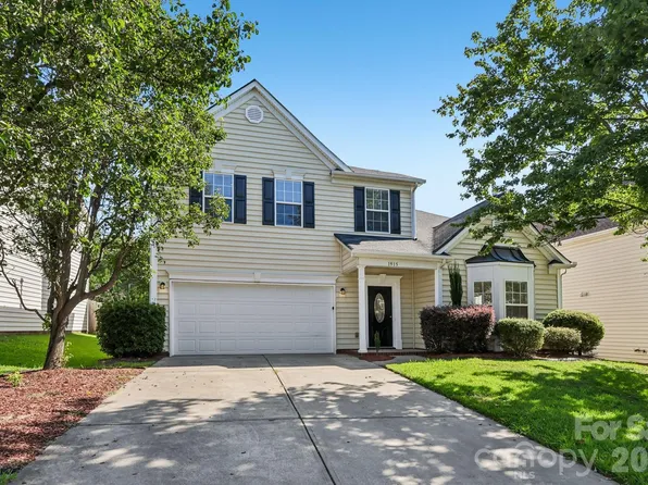 1915 Dundalk Rd, Charlotte, NC 28270