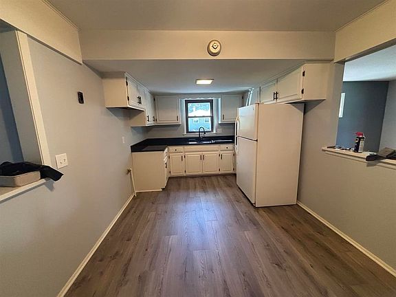 5th image of 308 W Marshall St