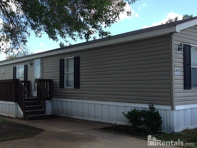 1st image of 2932 Crestway Dr