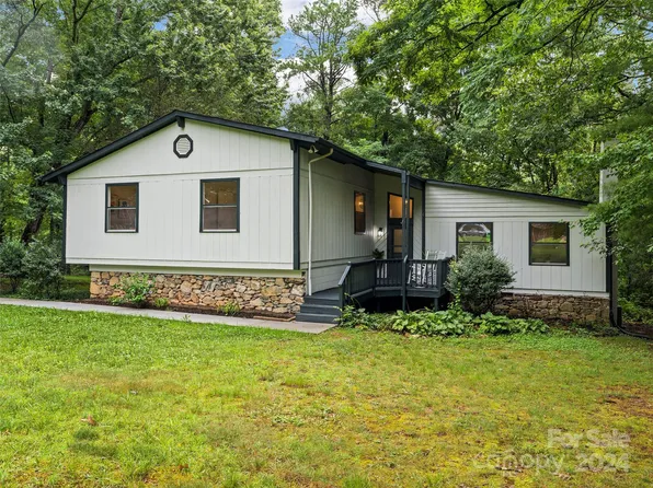 8 Jean Dr, Asheville, NC 28803