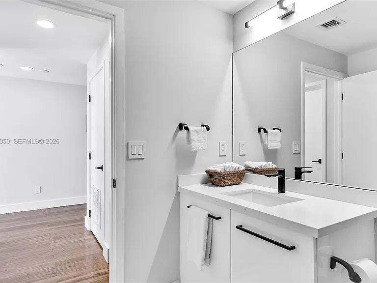 888 Biscayne Blvd #812 — Photo 24