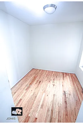 Rented by Jonis Realty | media 7