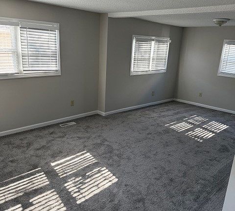 4th image of 102 Hickory St