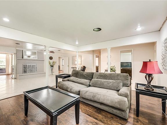 4th image of 1858 Riverway Dr