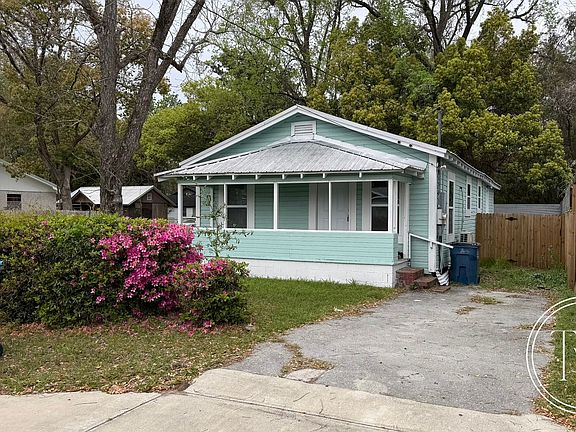 3rd image of 2408 Gordon St