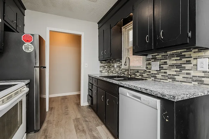 102 Totem Ct — Photo 6