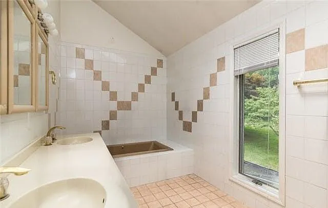 536 Cold Spring Rd — Photo 14