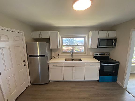 4th image of 324 Greenway Dr #1/2