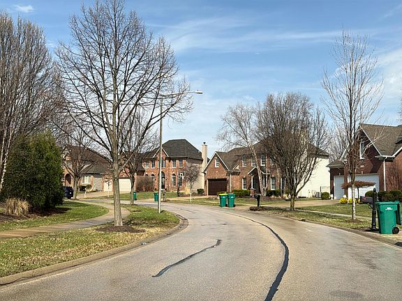 5th image of 25724 Meadowland Cir